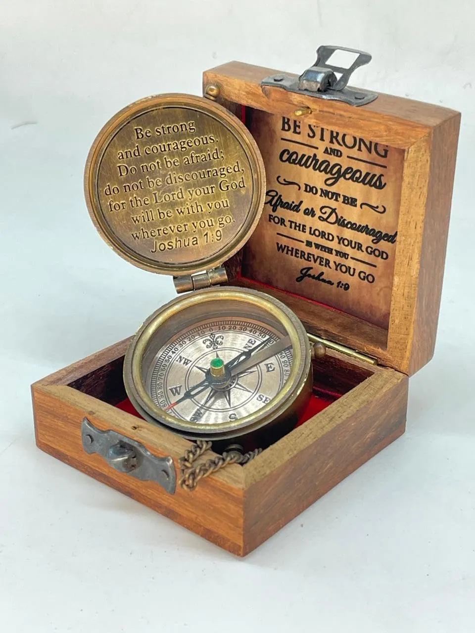 Antique Brass Compass Gift, Pocket Sundial Compass with Engraved Quote Be Strong and Courageous Perfect Compass Gifts for Men, Vintage Nautical Compass