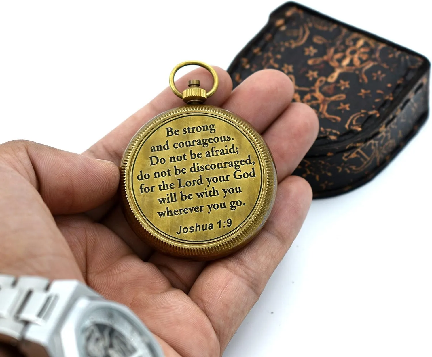 Be Strong and Courageous Engraved Brass Compass with Wooden Keepsake Box Gift for Baptism, Confirmation, Graduation, and Inspirational Occasions