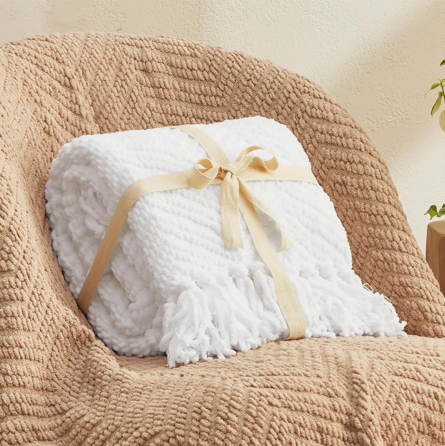 Bedsure White Throw Blankets for Couch - Textured Chunky Knit Woven Chenille Blanket - Super Soft, Warm Decorative Boho Throw with Tassels for Bed, Sofa and Living Room Decor, 50x60 Inches
