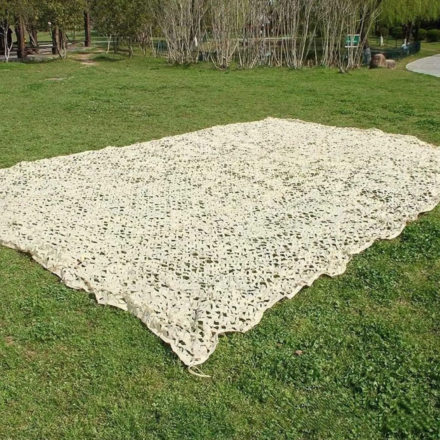 Camouflage net, beige camo net,outdoor sunscreen net,Oxford cloth material,can be used for children's room decoration,car sunshade,theme bar,car cover,garage tent,bedroom,beige-1.5x4m(4.9x13.1ft)