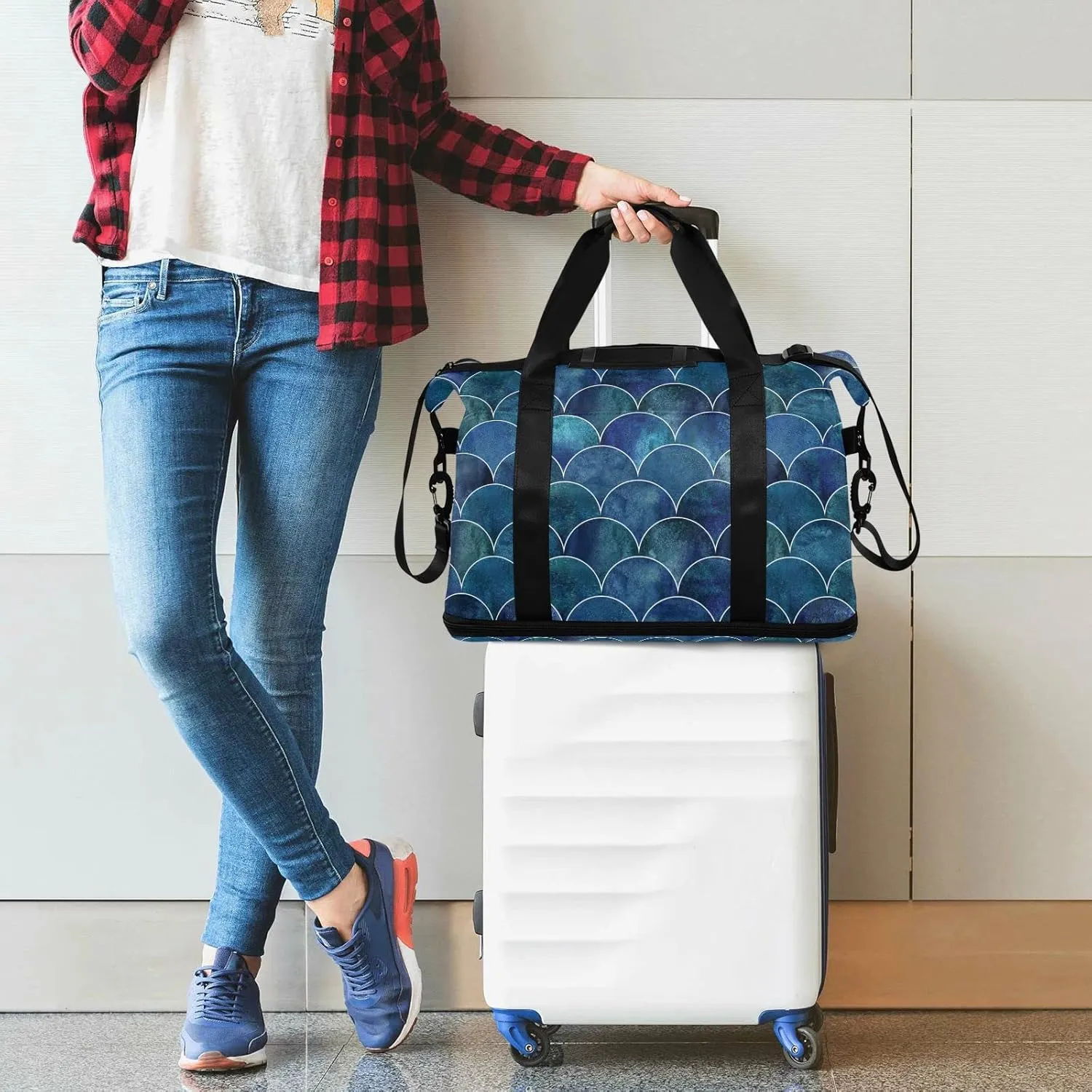 Dark Navy-Blue Japanese Fish Scales Ocean Waves Foldable Travel Bag, Camping Luggage bag, Portable Gym Bag, Sports Bag, Toiletry Bag with Handles Adjustable Shoulder Strap