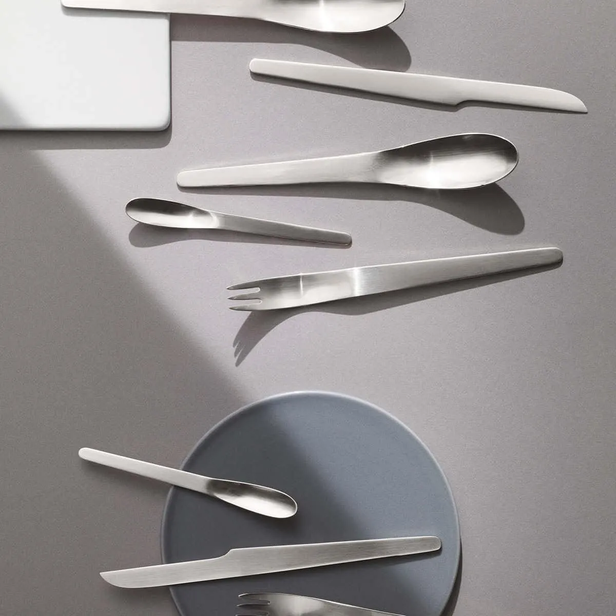 Georg Jensen Serrated Knife, 4 x 7 x 26.6 cm, Stainless Steel