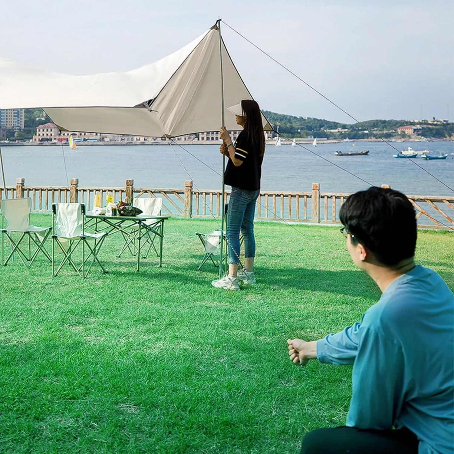 Hammock Rain Fly Waterproof Tent Tarp with 2 Poles Portable Multifunctional Backpacking Tarp Shelter Camping Tarp Under Tent Tarpaulin for Camping Picnic Beach Utdoor Activities,118x118inch