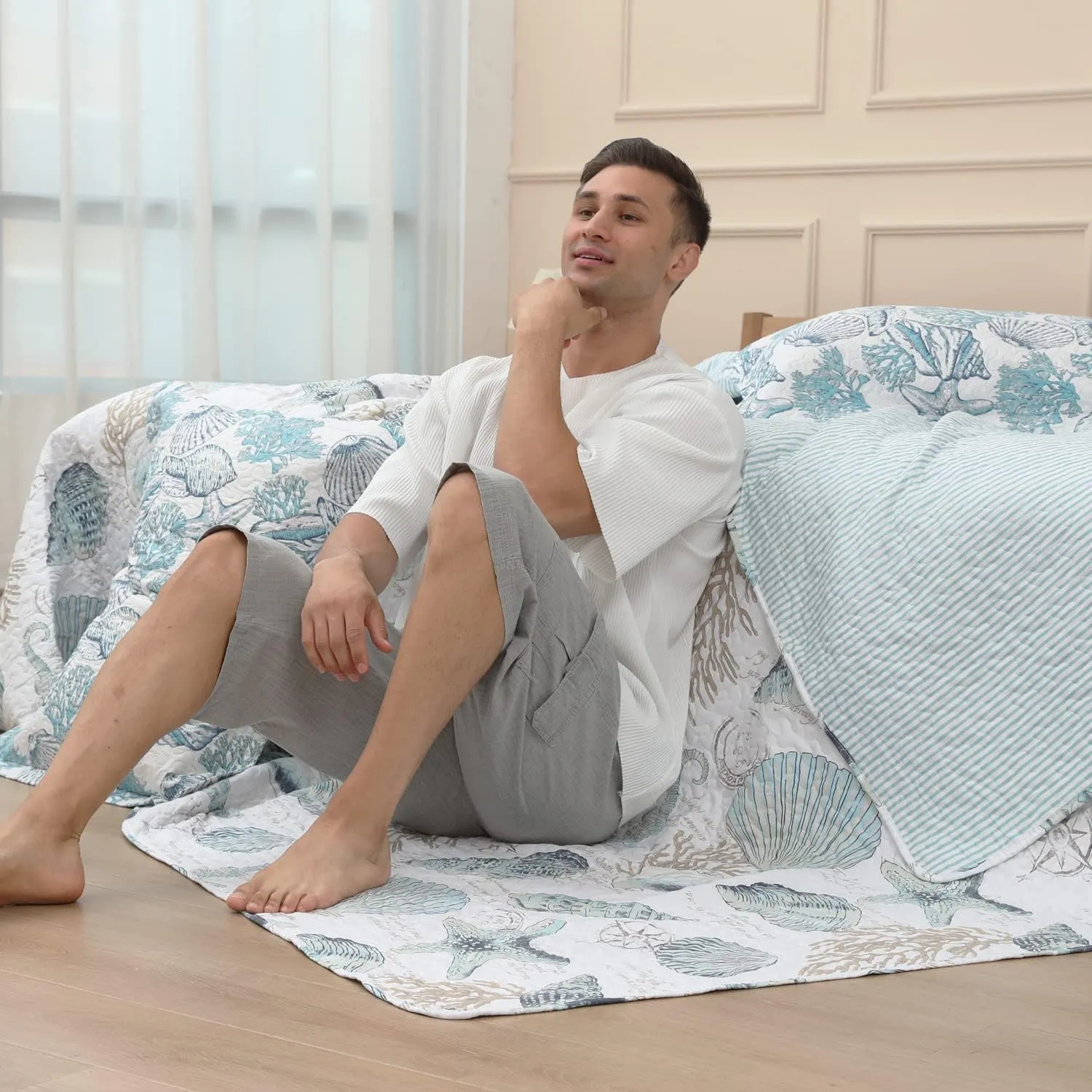 Jarson Summer Beach Bedspreads Set Seashell Conch Coverlet Sets King Size,3Pcs Lightweight Coastal Quilts Starfish Seahorse Seaweed Printed Bedding Pillow Shams