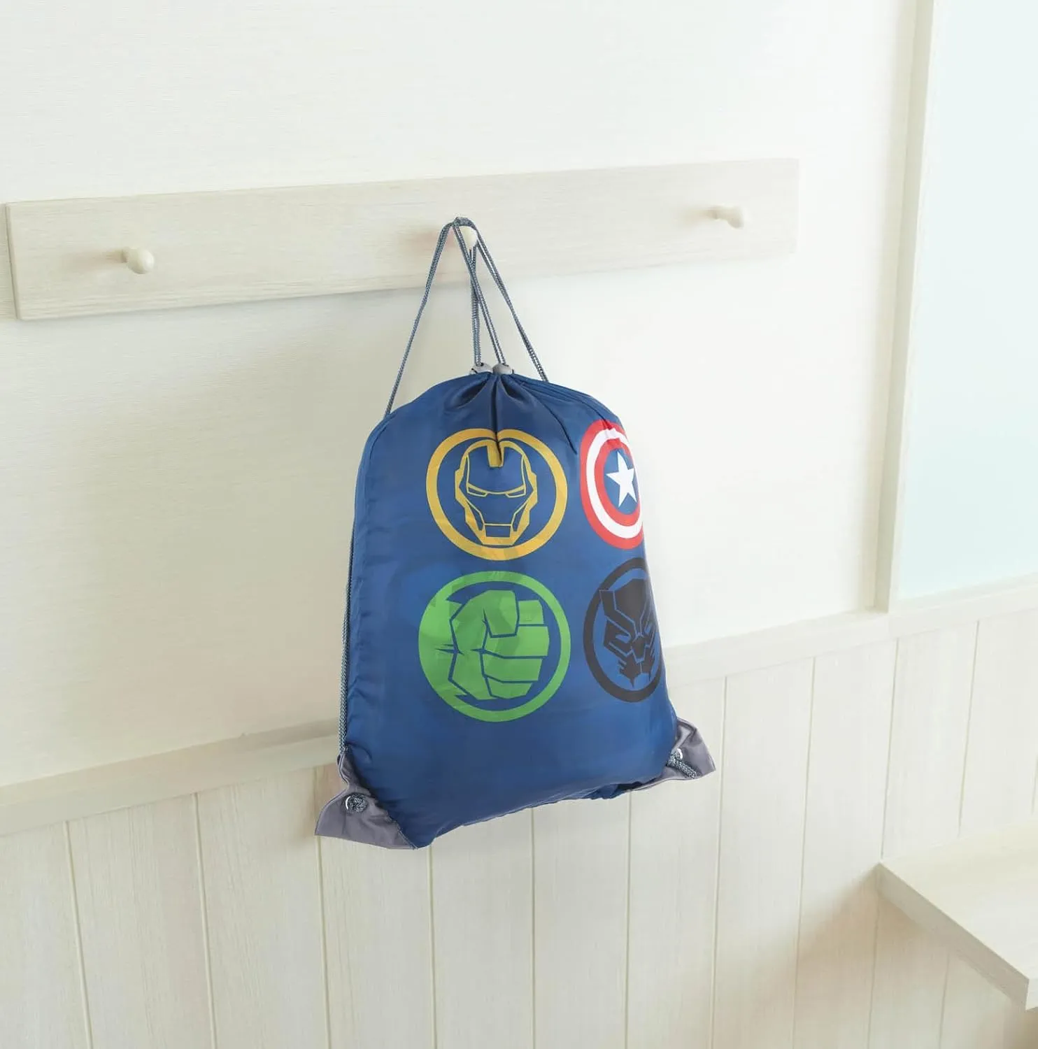 Jay Franco Marvel Avengers Battle Formation Slumber Sack - Cozy & Warm Kids Lightweight Slumber Bag/Sleeping Bag - Featuring Captain America, Iron Man, Black Panther, & Hulk