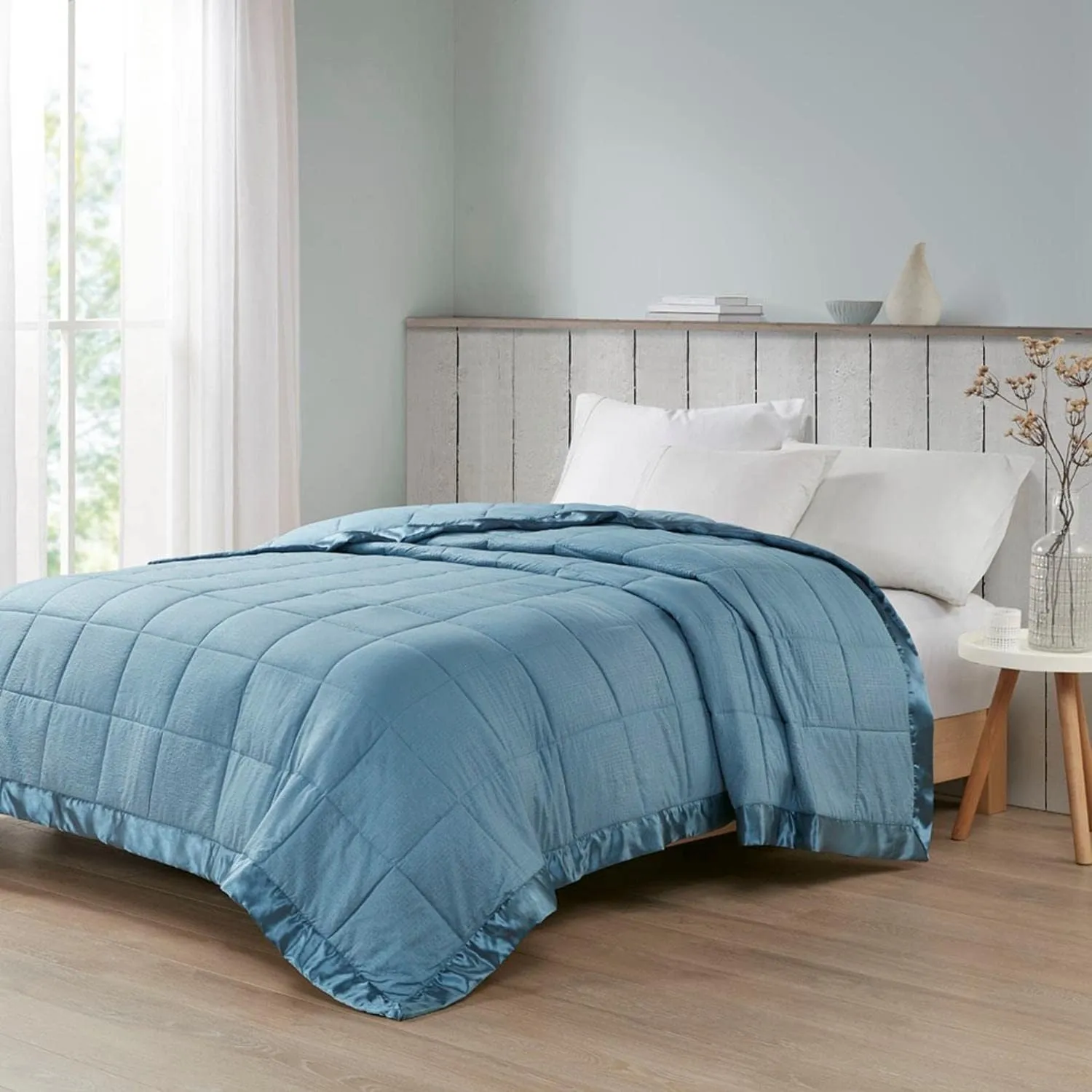 Madison Park Cambria Down Alternative Blanket, Premium 3M Scotchgard Moisture Wicking Treatment, Lightweight and Soft Bed Cover For Summer with Satin Trim, Oversized Twin Slate Blue