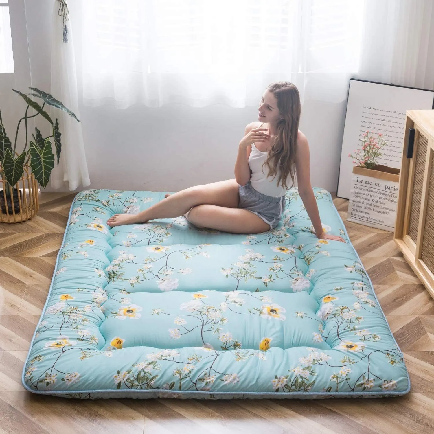 MAXYOYO Rustic Floral Korean Floor Mattress Japanese Futon , Foldable Bed Roll Up Camping Lounger Bed Couches and Sofas Mattress Topper Queen Size