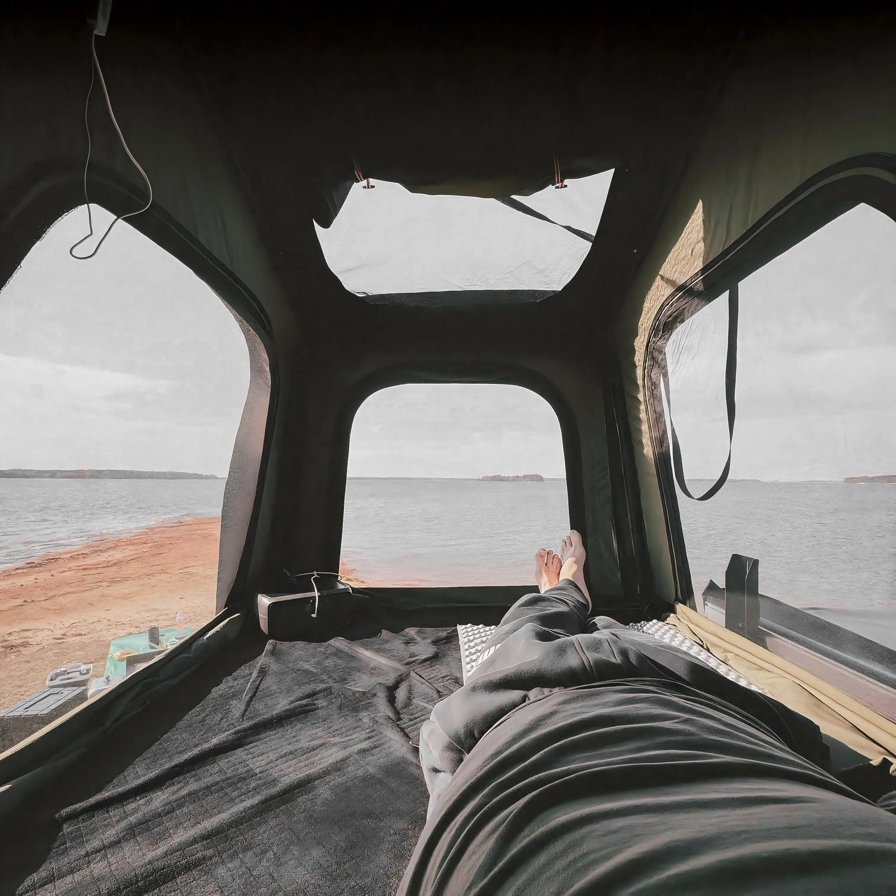 Naturnest Polaris 2 Triangle rooftop tent