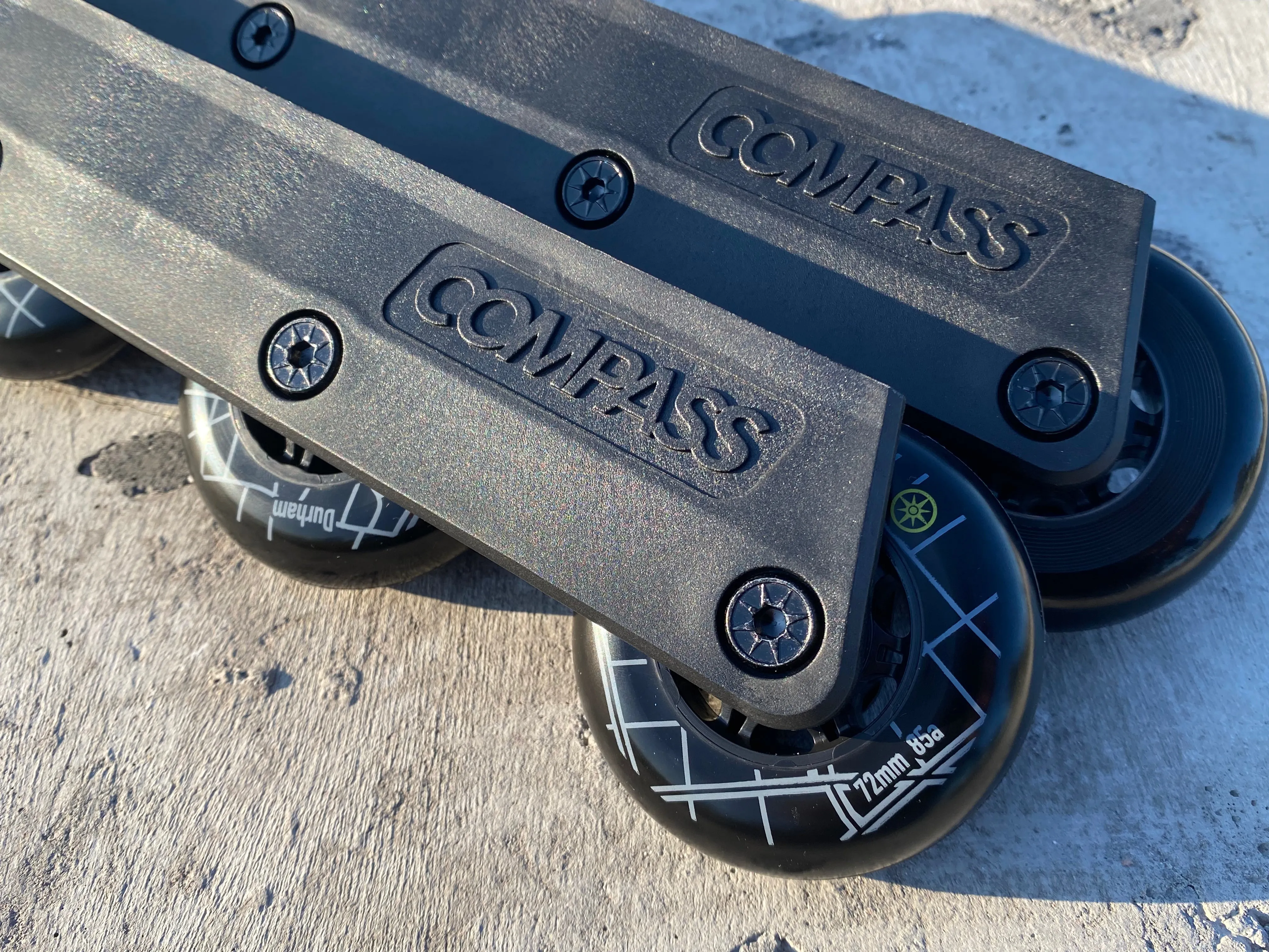 Ready to Roll - COMPASS - Blue Ridge - 72mm - Black